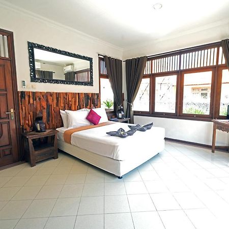 Villa Sanket - Kuta - 6 Bedrooms - 6 Bathrooms - Great Location Exterior photo